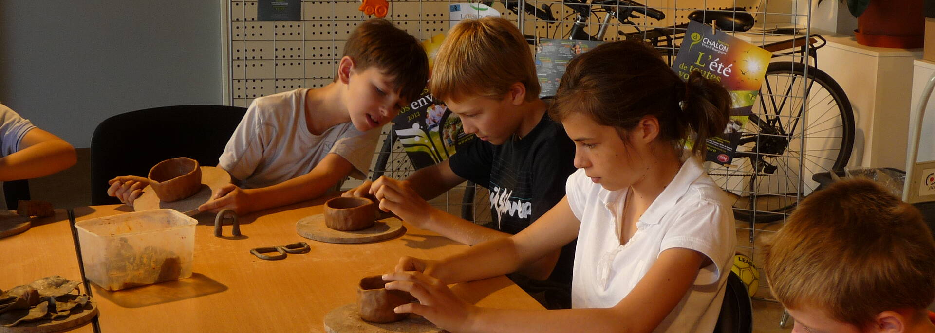 Atelier poterie pour les enfants à l'Office de Tourisme