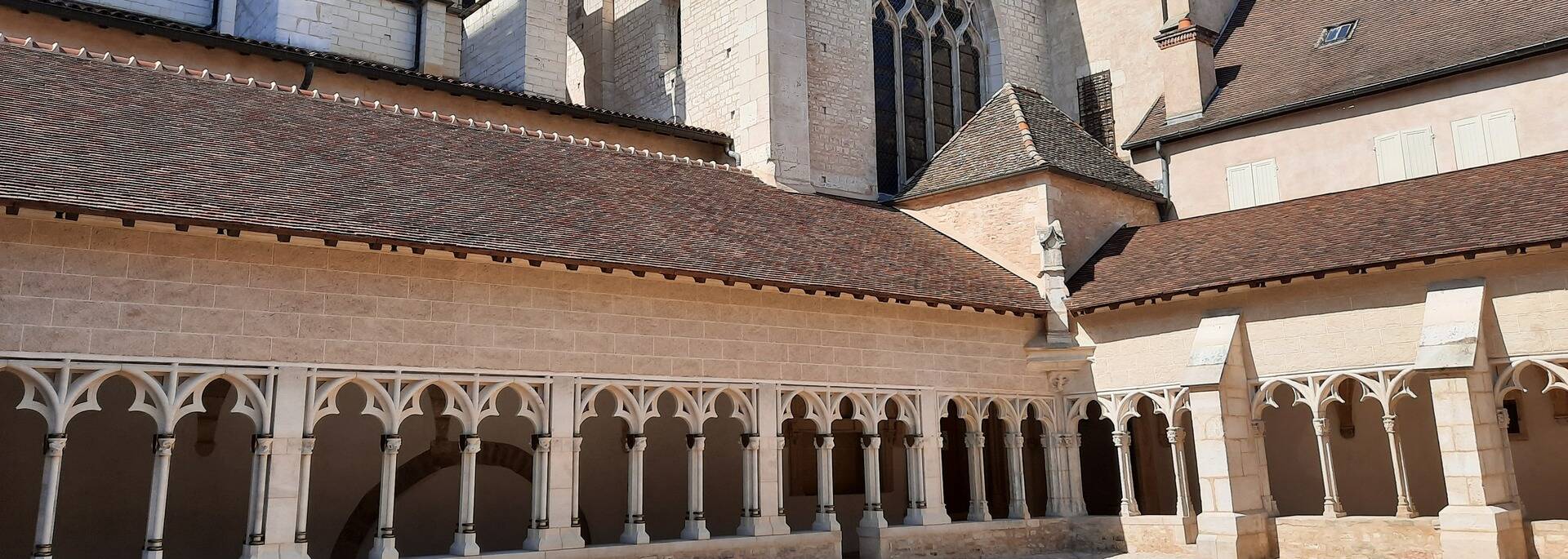 Cloître des Chanoines de la Cathédrale Saint Vincent Chalon sur Saône